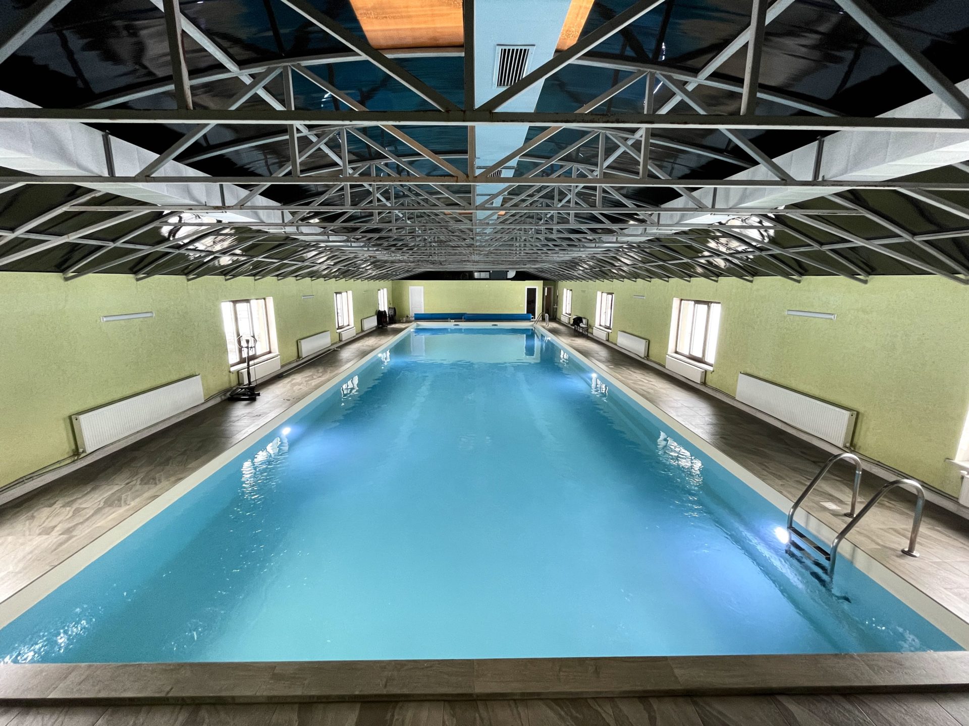 Громадський басейн